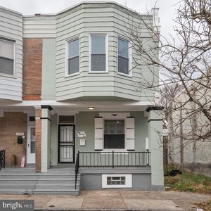 121 W Hansberry St