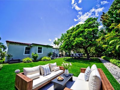 Property at 7 Montilla Ave, Coral Gables, FL