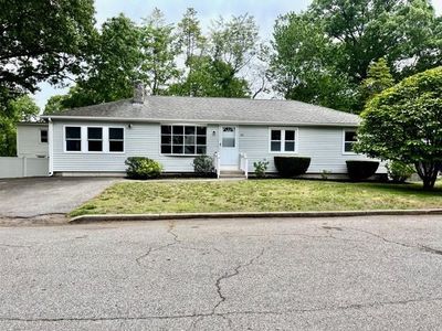 33 Howard Ave