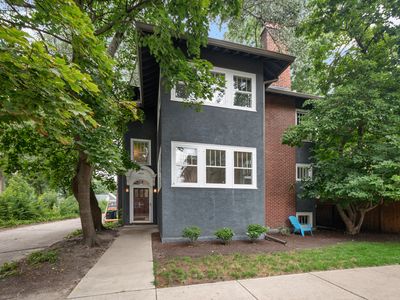 1011 Crain St