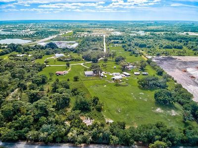 1109 Twin Laurel Blvd