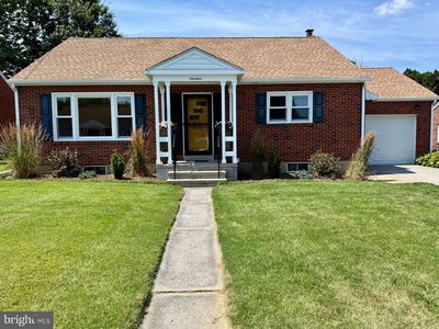 19 Pine Ave