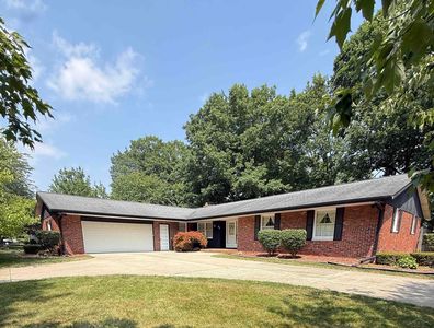 900 Canterbury Dr