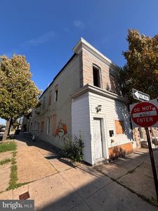 165 N Curley St