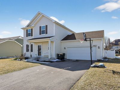 3423 Caledonia Dr