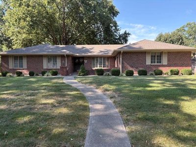 306 NW Lincolnwood Dr
