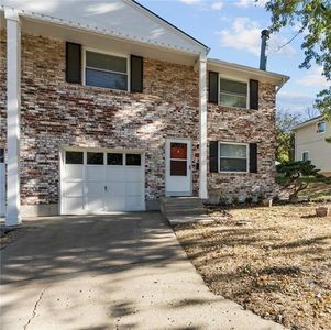 7189 NW Chapel Woods Ln
