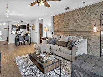 3338 Peachtree Rd NE APT 1706