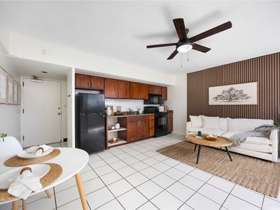 2281 Ala Wai Blvd APT 803