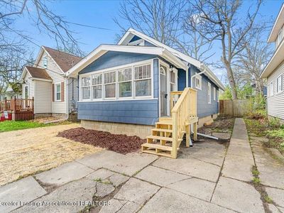 710 Leslie St