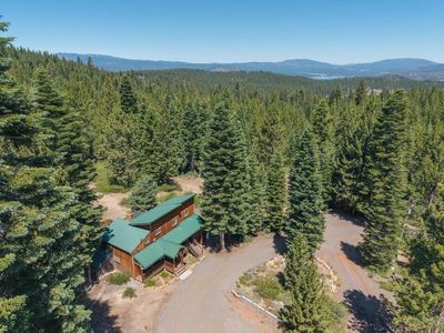 15500 Martis Peak Rd