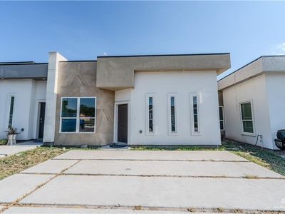 Property at 401 2 1/2 St, La Joya, TX