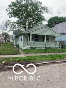 1221 Lee St