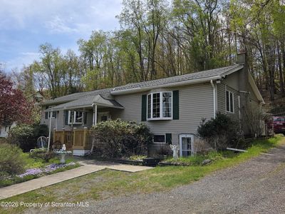 82 River St