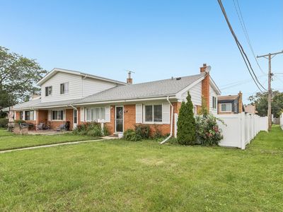 Property at 9005 N Grace Ave, Niles, IL