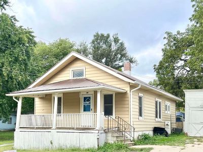 208 S 5th St