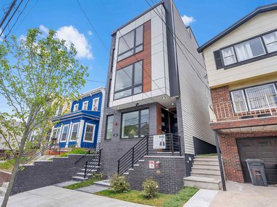 82 Pamrapo Ave