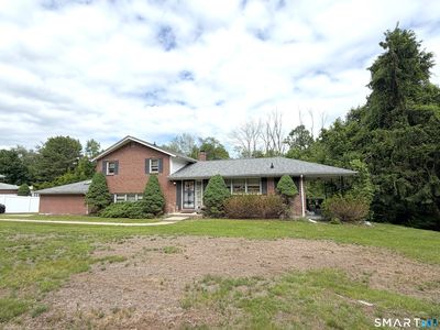 401 Round Hill Road