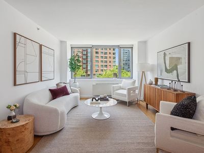 425 Main St APT 9T