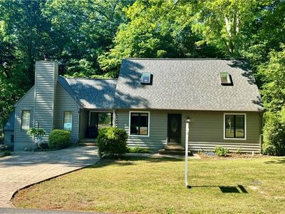 6 Foxcroft Rd