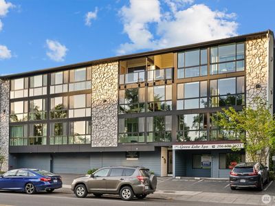 7320 E Green Lake Drive N #403