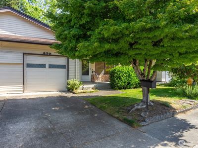Property at 932 S 245th Place, Des Moines, WA