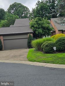122 Downs Dr
