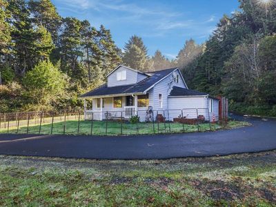 2740 SE Highway 101