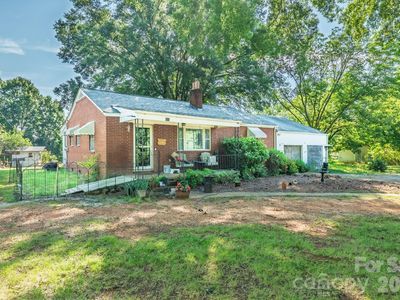 655 Edmiston Rd