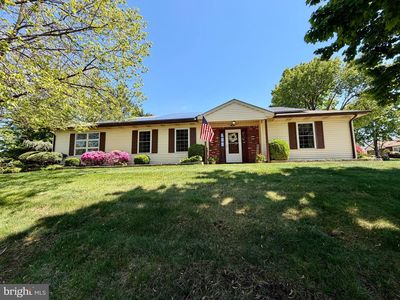 Property at 102 Carriage Hill Ct, Columbus, NJ
