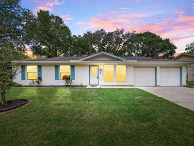 1102 W Flamingo Dr