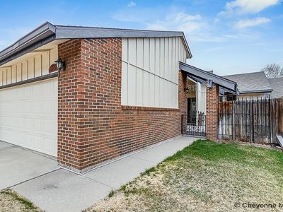 208 Lake Shore Dr