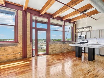 215 W Maple STREET #405