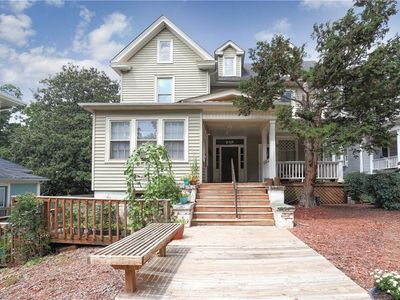 Property at 1025 W End Blvd, Winston Salem, NC