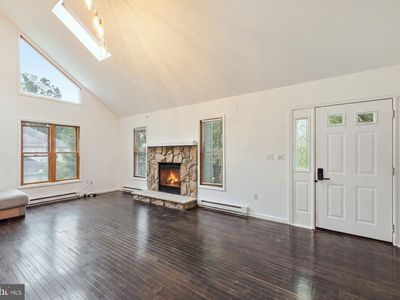 1076 Lancaster Dr