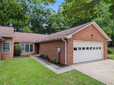 7101 Woodridge Ln