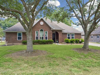202 W Larkspur Dr