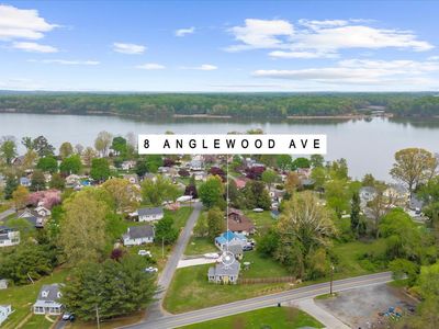 8 Anglewood Ave