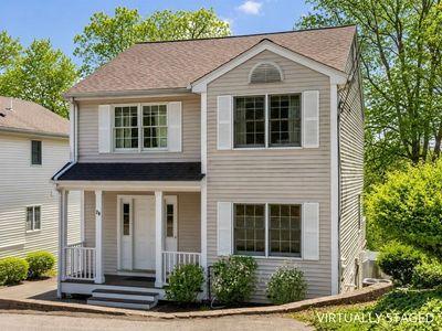 28 Blossom St