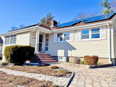 22 Ames St