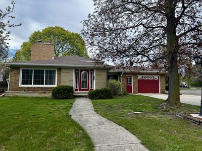 211 W Huron Ave