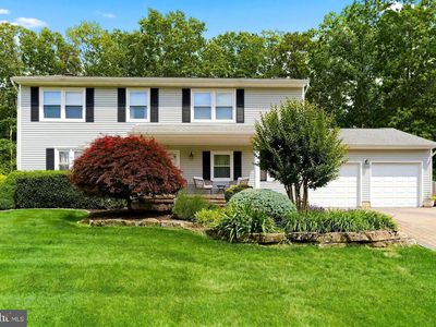 16 Redwood Dr