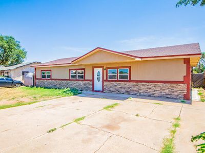 Property at 1104 E Tahoka Rd, Brownfield, TX