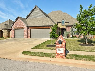 2209 Bretton Ln