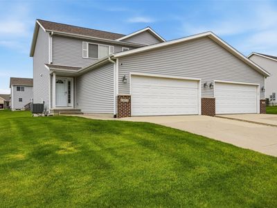 Property at 1577 Hunters Creek Way, Marion, IA