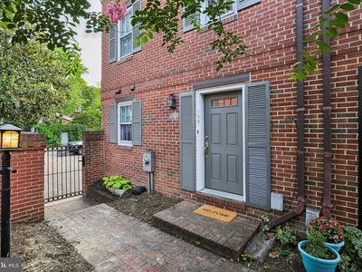 109 King Henry Ct