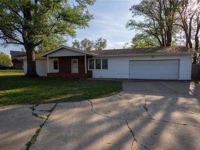 2411 Grand Ln