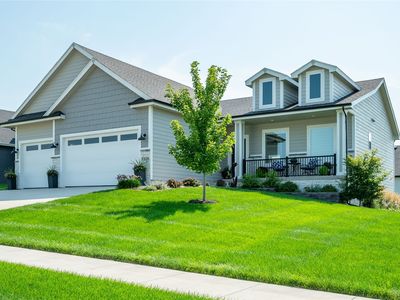 1120 NE Forest Ridge Ct