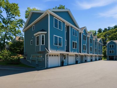 32 Charter Street #1