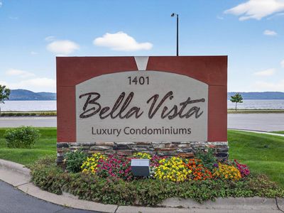 1401 N Lakeshore Dr Unit 206